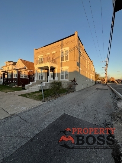 3619 Fir Street 2N - 1
